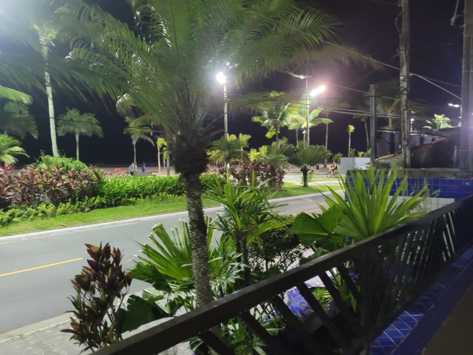 Guilhermina Pe Na Areia Vista Mar Praia Grande  Bagian luar foto